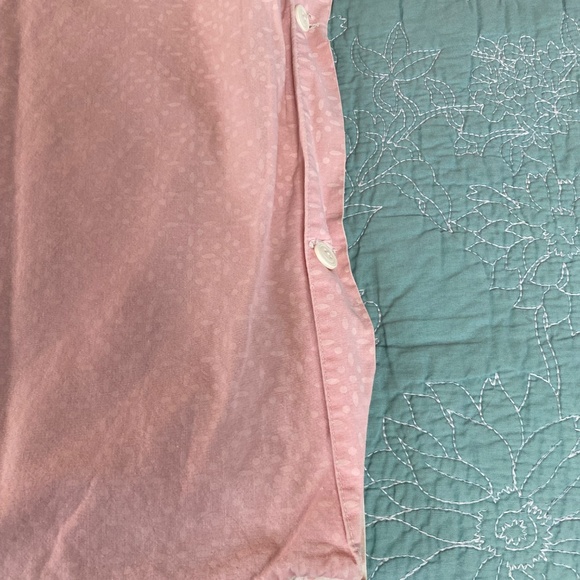 Vintage 30x28" Pillow case with pink calico and eyelet ruffle - Picture 3 of 5